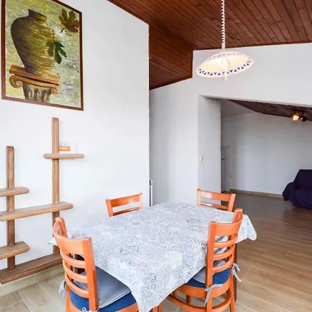 アパート In - Istrien 11443 プーラ