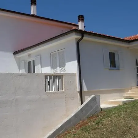 In - Istrien 11443 アパート プーラ